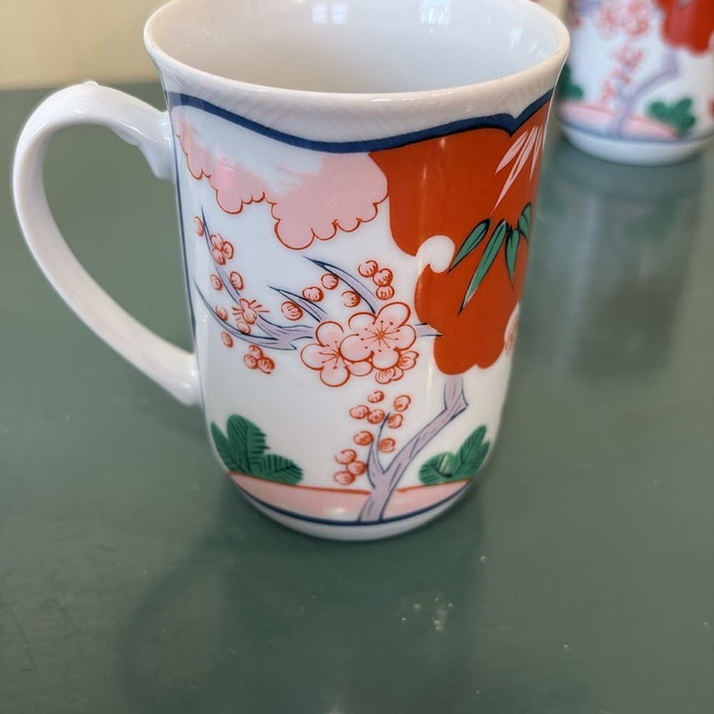 Vintage George Briard ‘Heirloom’ Porcelain Mugs - set of 3 - Picture 3 of 6